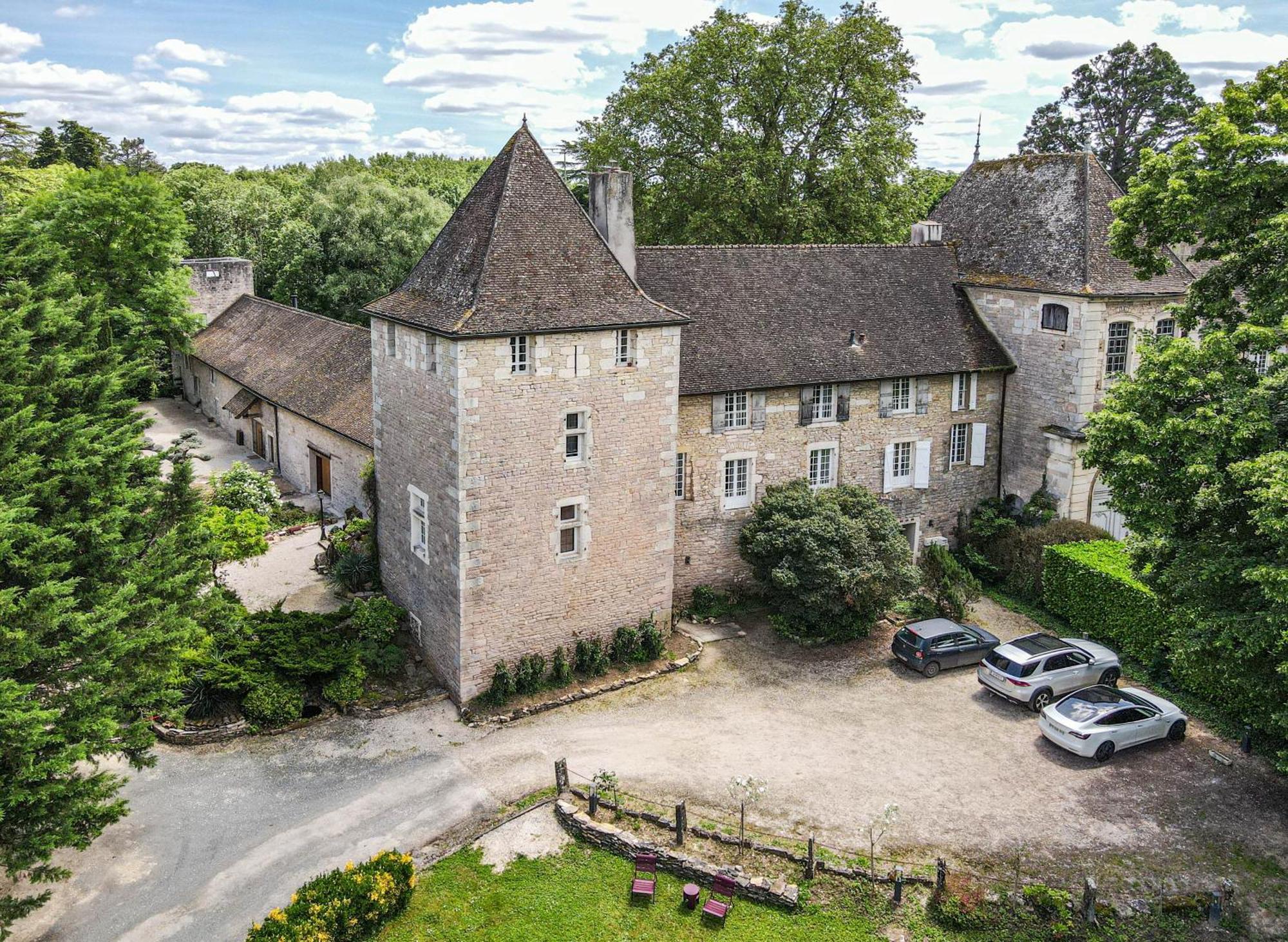 Chateau De L Elegante Apartment